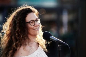 Chanteuse du groupe pour animation réceptions et cocktails en Suisse Romande